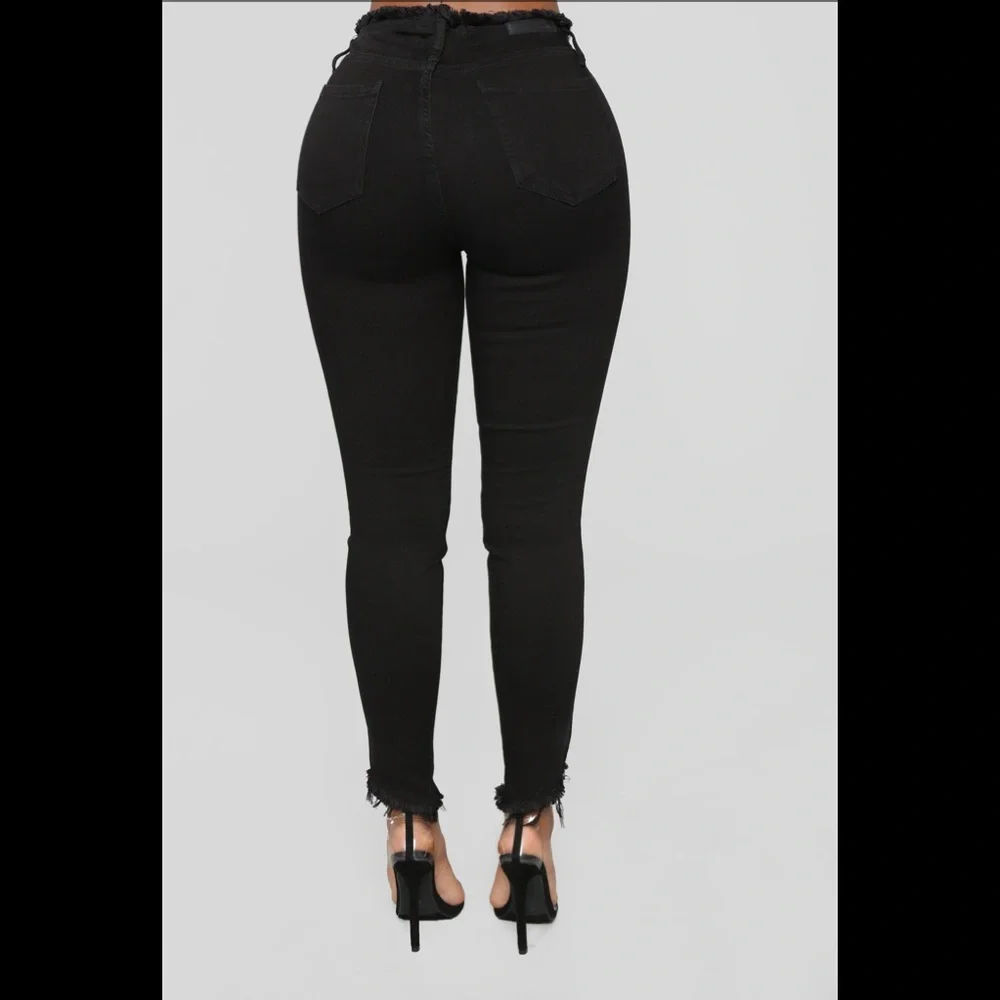 đź–¤New Black Jeansđź–¤ - Picture 4 of 6